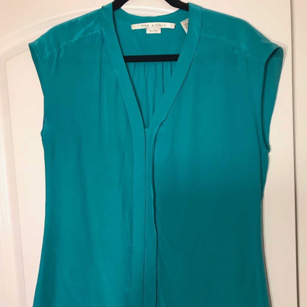 Max Studio 100% Silk Green Top | Size M